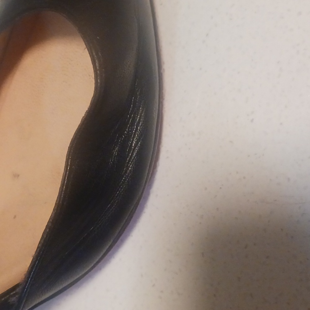 Shoes - Picture 2 of 7